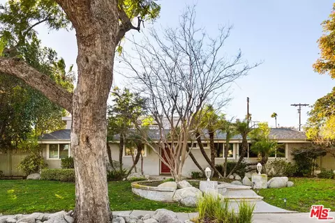 9401 Gothic Ave, North Hills, CA 91343