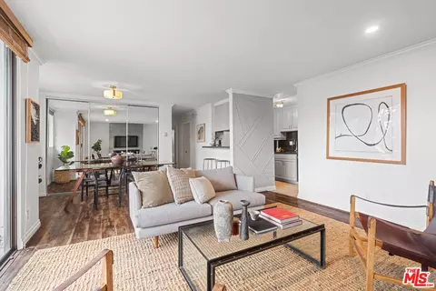1252 11th St #202, Santa Monica, CA 90401