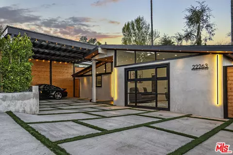 22263 Flanco Rd, Woodland Hills, CA 91364