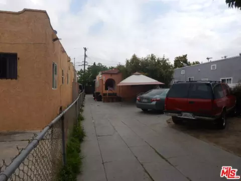 129 E 74th St, Los Angeles, CA 90003