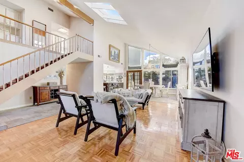 7833 Quartz Ave, Winnetka, CA 91306