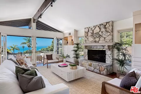 226 Giardino Way, Pacific Palisades, CA 90272