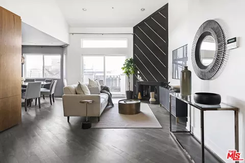 724 S Westgate Ave #PH1, Los Angeles, CA 90049