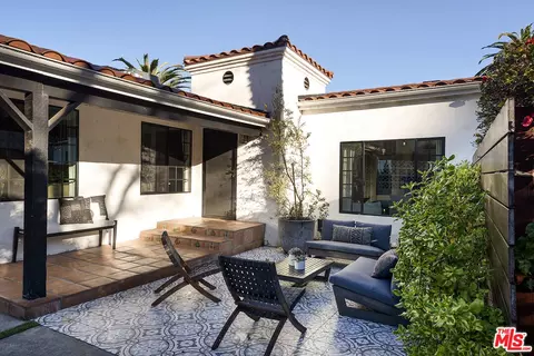 3371 Bennett Dr, Los Angeles, CA 90068