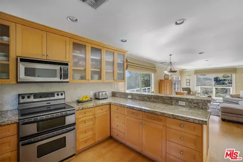 2903 Valmere Dr, Malibu, CA 90265 photo 8