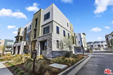 27051 Tanager Ln, Valencia, CA 91381
