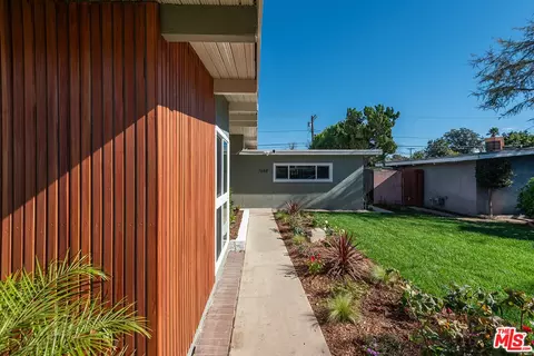 7658 Lindley Ave, Reseda, CA 91335 photo 5