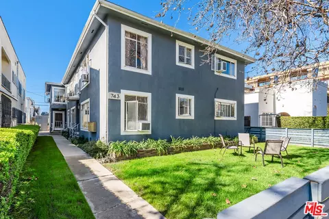 743 N Alfred St, Los Angeles, CA 90069