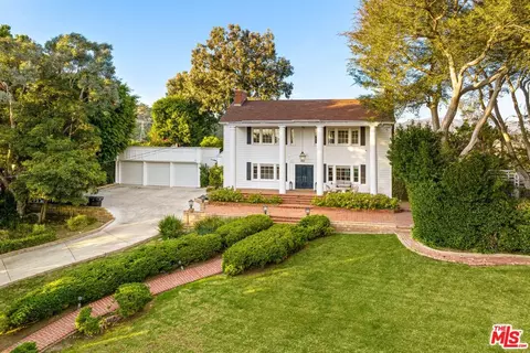 3257 Waverly Dr, Los Angeles, CA 90027