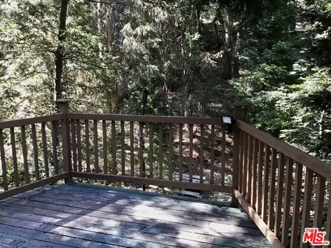 25005 Basel Dr, Crestline, CA 92325 photo 4