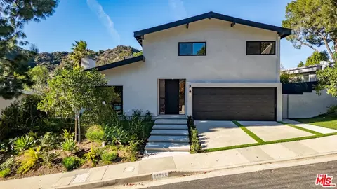 17252 Escalon Dr, Encino, CA 91436