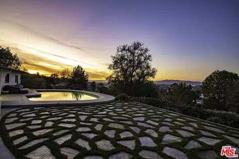 11555 Amanda Dr, Studio City, CA 91604