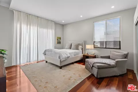 Bedroom - 449 28th Ave, Venice, CA 90291 photo 2 of 13