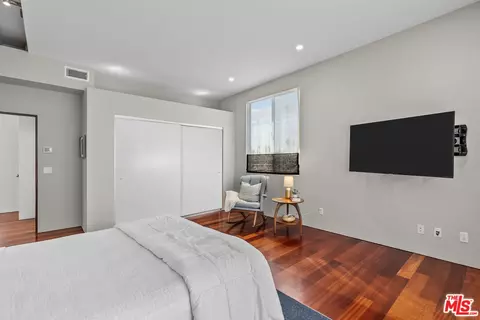 Bedroom - 449 28th Ave, Venice, CA 90291 photo 7 of 13