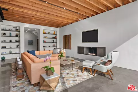 Living - 449 28th Ave, Venice, CA 90291 photo 1 of 3