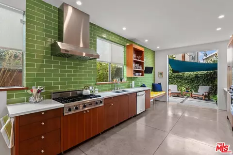 Kitchen - 449 28th Ave, Venice, CA 90291 photo 3 of 6