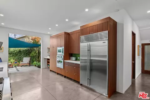 Kitchen - 449 28th Ave, Venice, CA 90291 photo 4 of 6