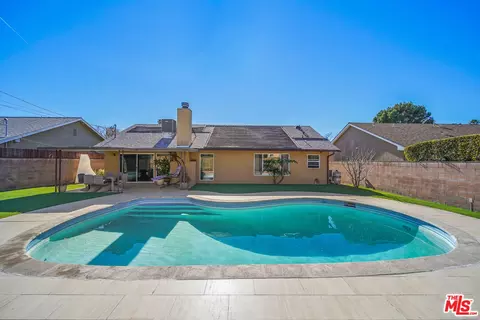 22259 Hart St, Canoga Park, CA 91303