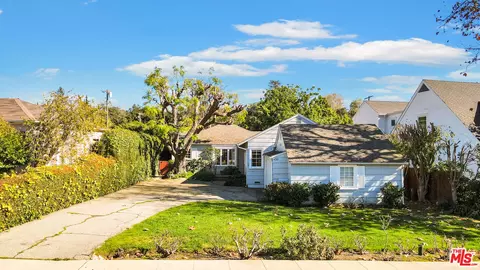 430 N Bowling Green Way, Los Angeles, CA 90049