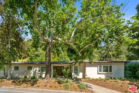 3452 Mandeville Canyon Rd, Los Angeles, CA 90049