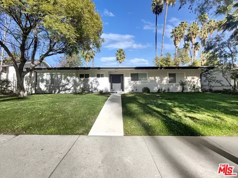 5608 Valley Circle Blvd, Woodland Hills, CA 91367