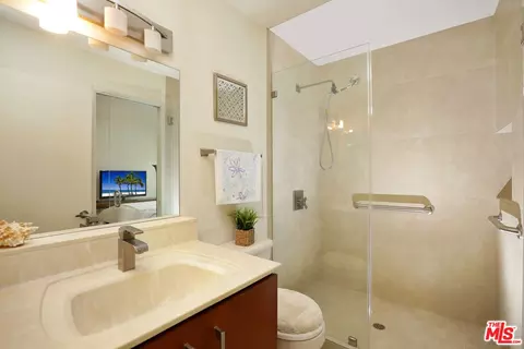 Bath - 3512 Marin Dr, Irvine, CA 92606 photo 1 of 4