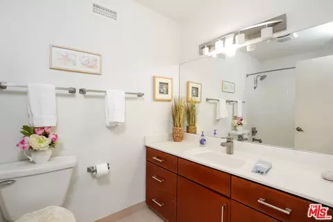 Bath - 3512 Marin Dr, Irvine, CA 92606 photo 4 of 4