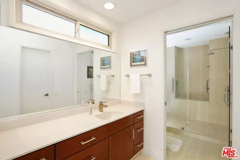 Bath - 3512 Marin Dr, Irvine, CA 92606 photo 2 of 4