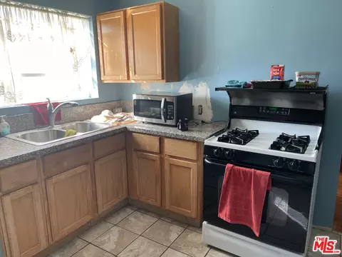 Kitchen - 1321 S Grandee Ave, Compton, CA 90220 photo 1 of 1