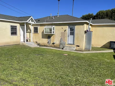 Exterior - 1321 S Grandee Ave, Compton, CA 90220 photo 2 of 3