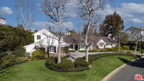 1457 San Remo Dr, Pacific Palisades, CA 90272
