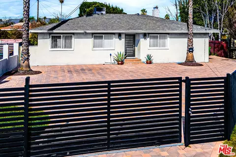 6936 Bluebell Ave, North Hollywood, CA 91605