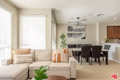 21301 Erwin St #349, Woodland Hills, CA 91367