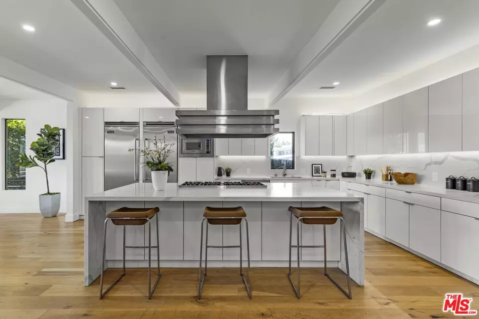 Kitchen - 4556 Martson Dr, Encino, CA 91316 photo 2 of 4
