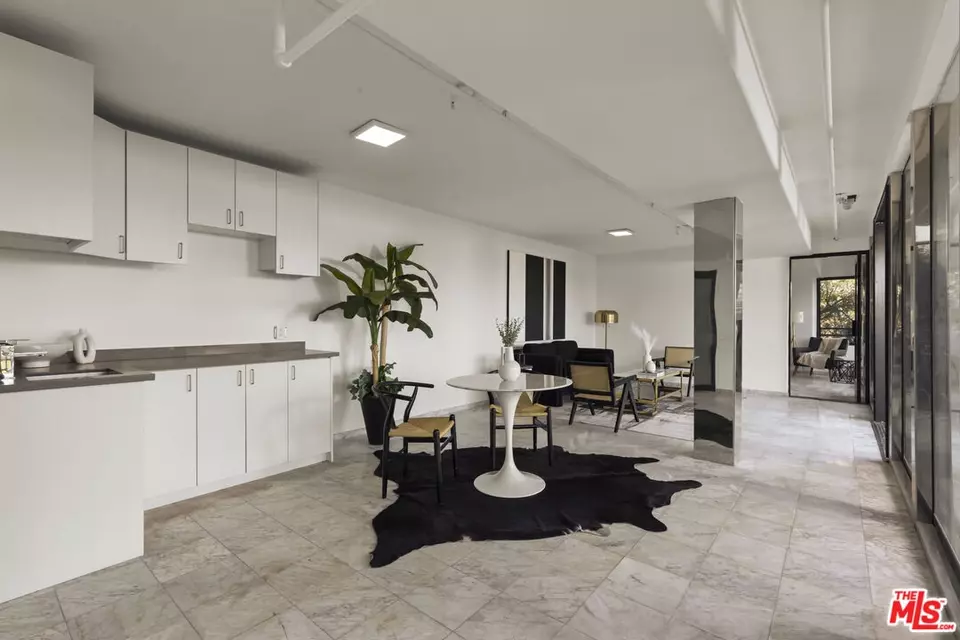 Dining - 4556 Martson Dr, Encino, CA 91316 photo 4 of 4