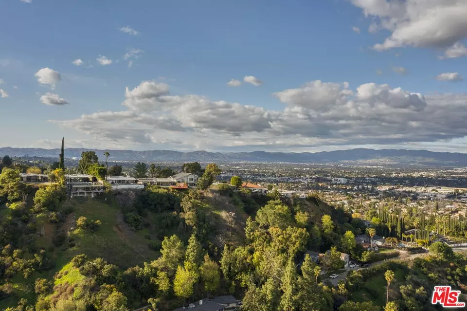 View/Area - 4556 Martson Dr, Encino, CA 91316 photo 11 of 11