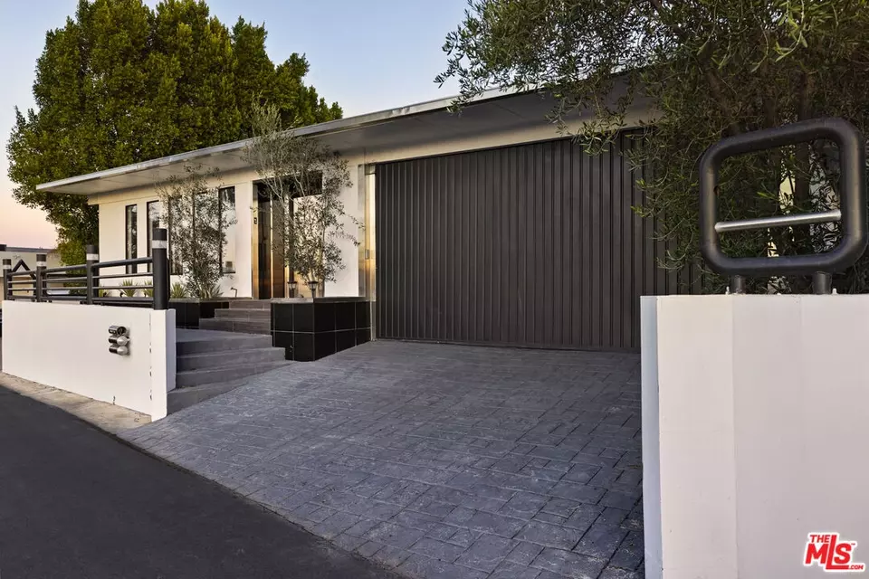 Exterior - 4556 Martson Dr, Encino, CA 91316 photo 8 of 11