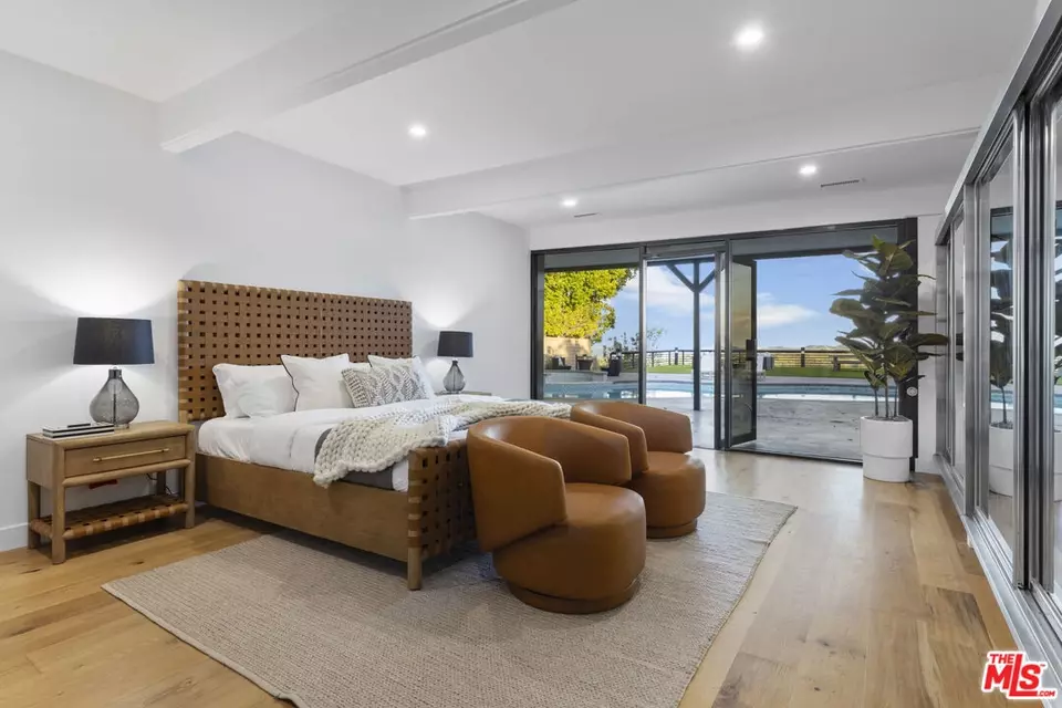 Bedroom - 4556 Martson Dr, Encino, CA 91316 photo 1 of 2