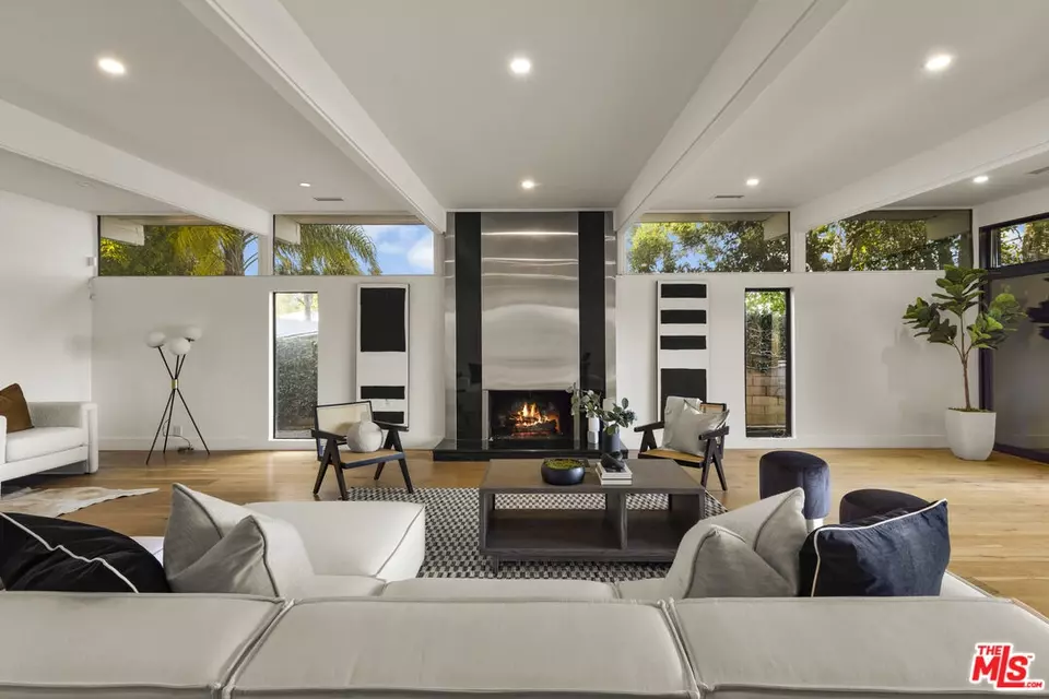 Living - 4556 Martson Dr, Encino, CA 91316 photo 1 of 3