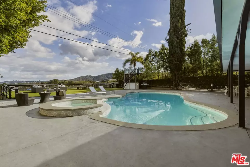 Exterior - 4556 Martson Dr, Encino, CA 91316 photo 5 of 11