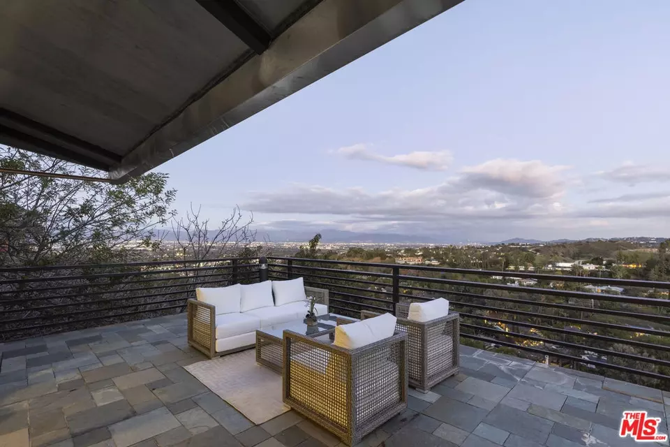 Exterior - 4556 Martson Dr, Encino, CA 91316 photo 4 of 11