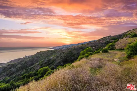 20726 Big Rock Dr, Malibu, CA 90265