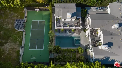 3737 Longridge Ave, Sherman Oaks, CA 91423