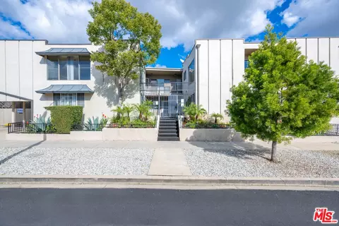 8635 Cashio St, Los Angeles, CA 90035