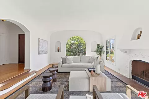 1287 Woodruff Ave, Los Angeles, CA 90024