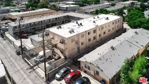 7248 Alabama Ave, Canoga Park, CA 91303