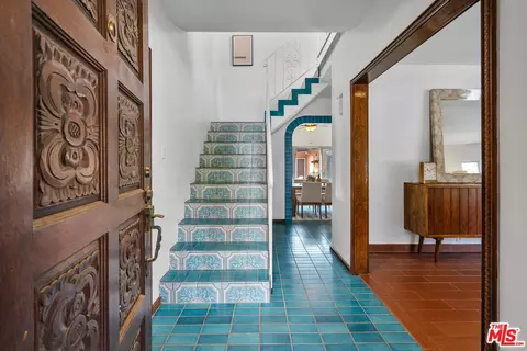 Entry Way - 1328 Randall St, Glendale, CA 91201 photo 1 of 2