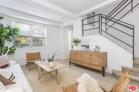 201 E Angeleno Ave #126, Burbank, CA 91502