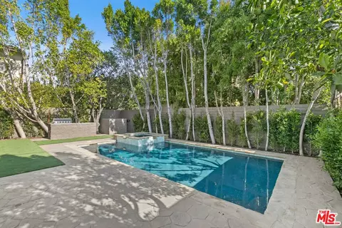 4242 Beeman Ave, Studio City, CA 91604