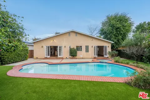 7039 Penfield Ave, Winnetka, CA 91306